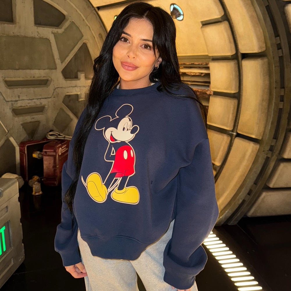 mickey sweater crop, brand new worn once size small